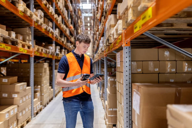 service-warehouse-2